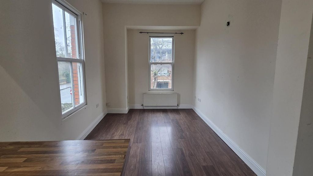 Property photo 2 of 9 42674.Jpg
