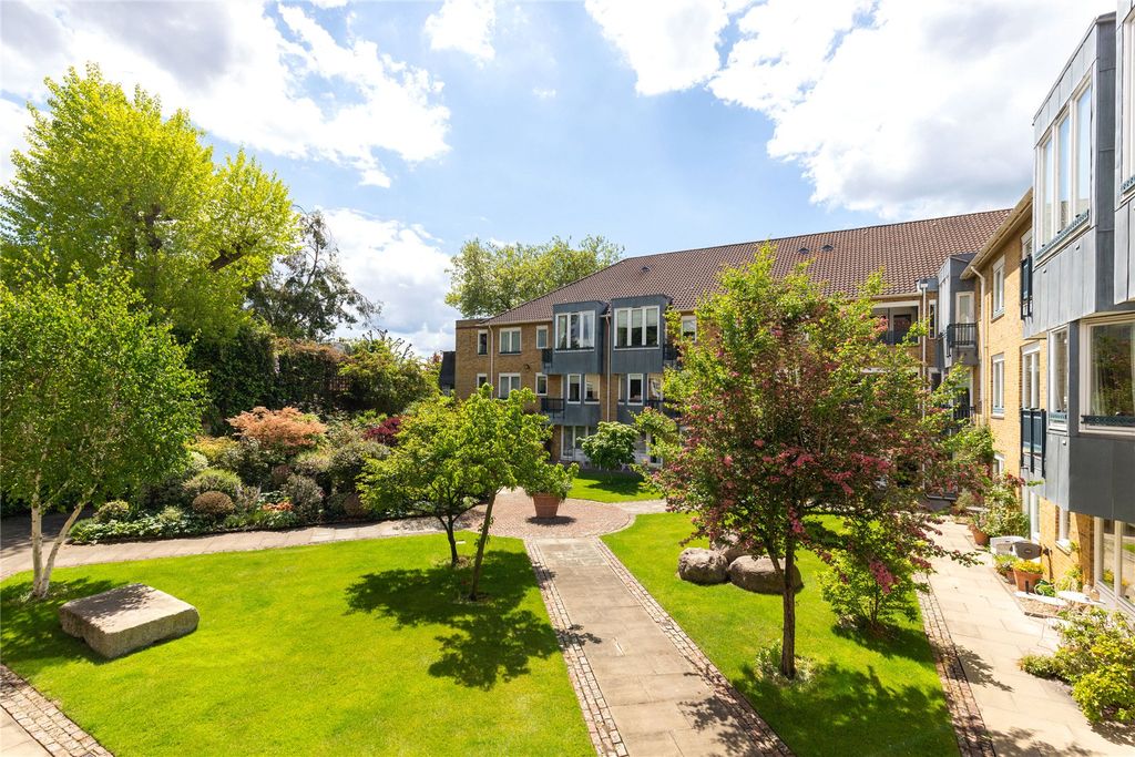 Property photo 1 of 13 Communal Garden