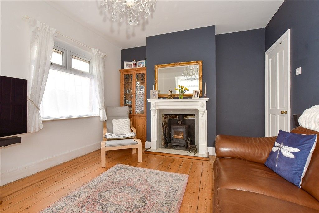 Property photo 3 of 12 Lounge