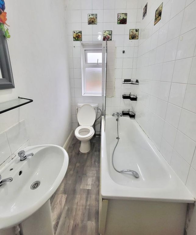 Property photo 2 of 6 Photo 5