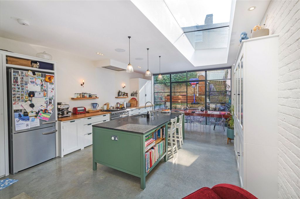 Property photo 1 of 12 Kitchen