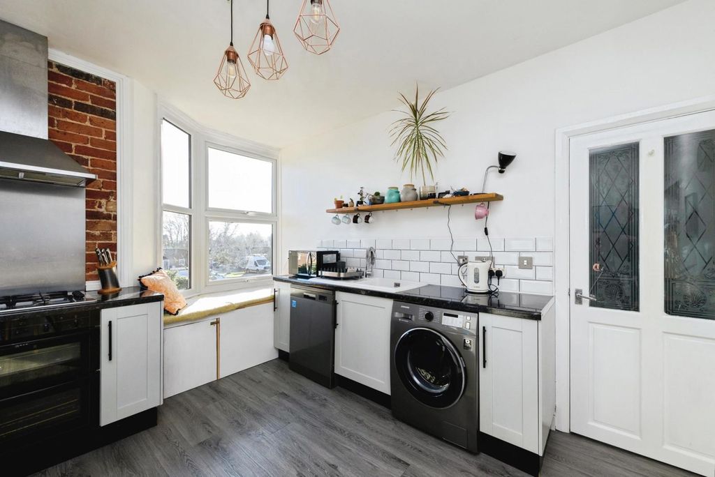 Property photo 2 of 20 Pbox-Img.Jpg