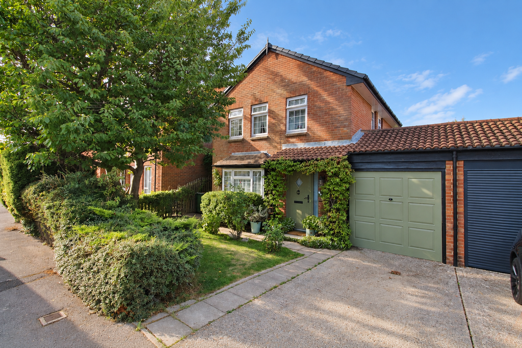 Property photo 1 of 32