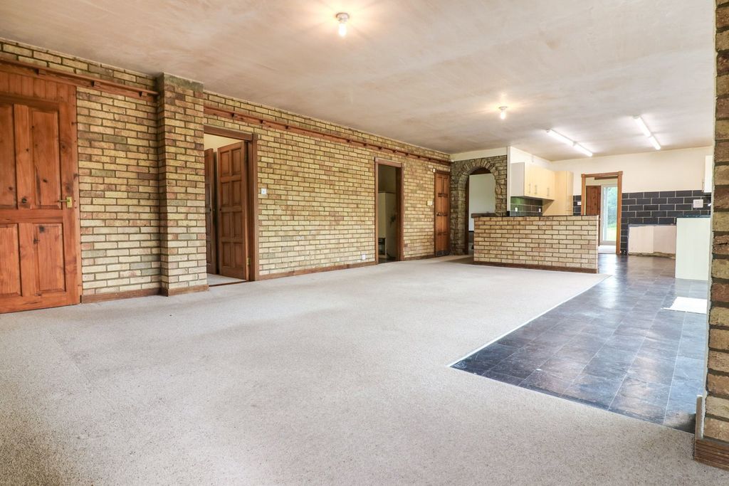 Additional image 11 of 6 bed detached house for saleSt. Barnabas Road, Barnetby DN38