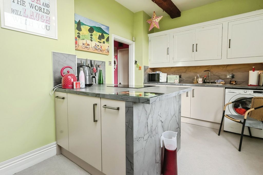 Property photo 2 of 21 Kitchen