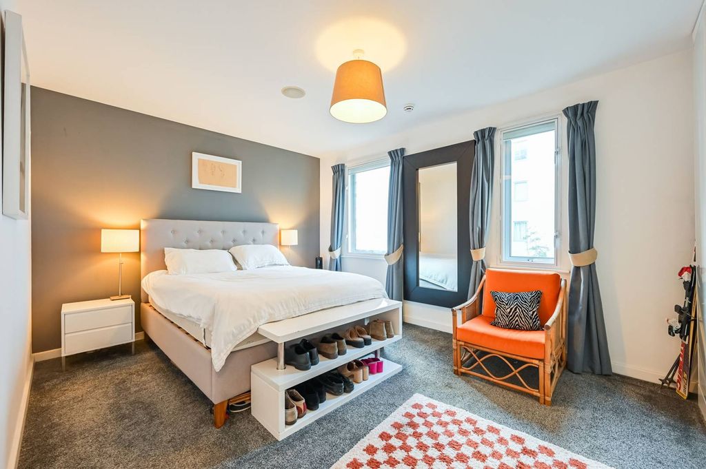 Property photo 3 of 21