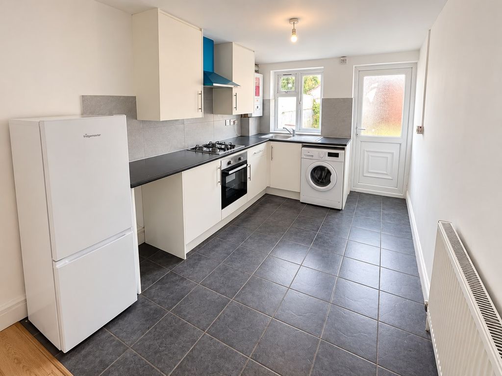 Property photo 2 of 4 F6791863-Cb98-4F94-920A-B8F96930Bfd4