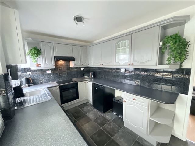 Property photo 3 of 21 Kitchen