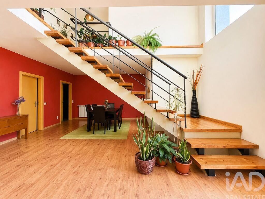 Property photo 1 of 40