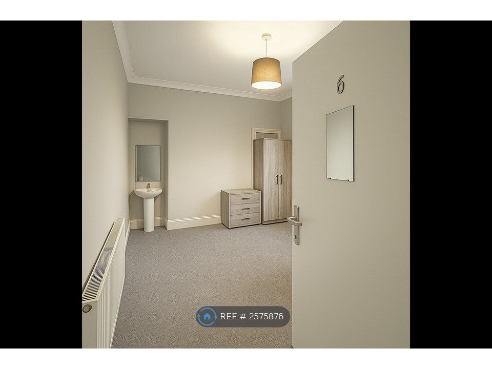 Property photo 2 of 6 Room 6 Entry