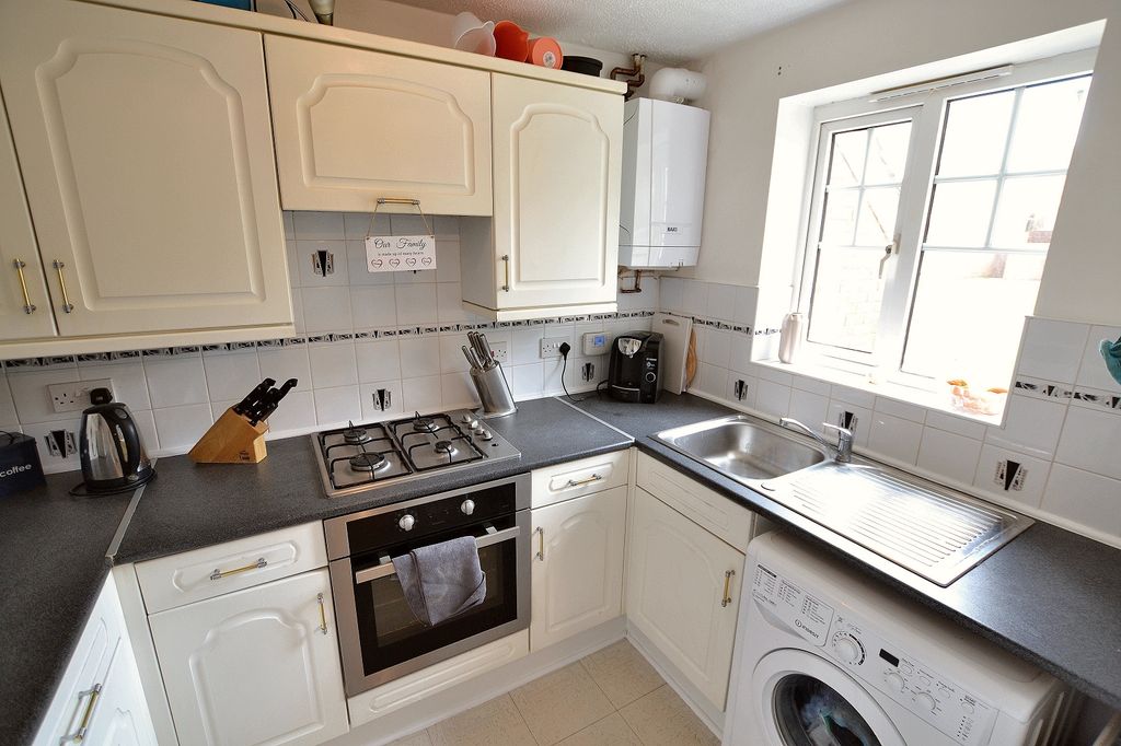 Property photo 2 of 15 Kitchen