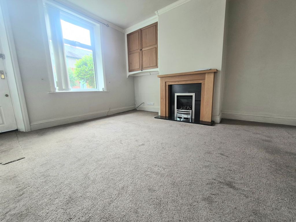 Property photo 1 of 8 Image
