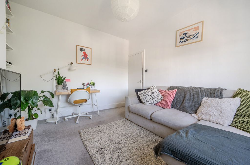 Property photo 2 of 13 9-6A79A2E386821-1...