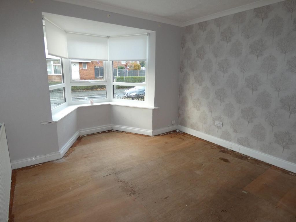 Property photo 2 of 19 Living Room