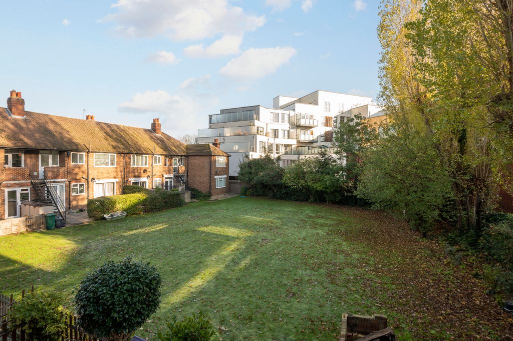 Property photo 2 of 12 Picture No. 03