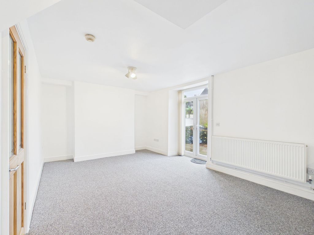 Property photo 3 of 45