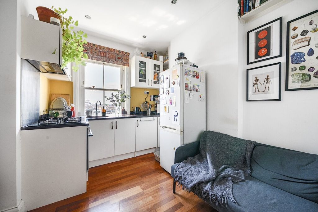 Property photo 3 of 9 Picture No. 11