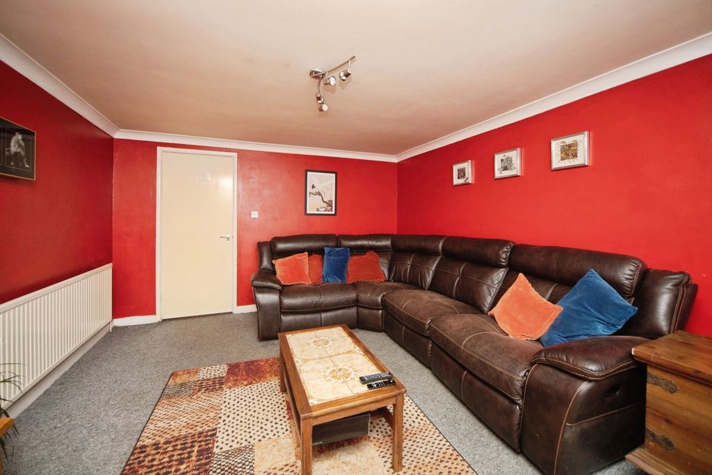 Additional image 8 of 2 bed flat for saleRutters Lane, Ilminster, Somerset TA19