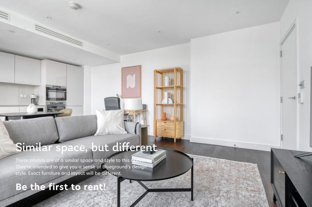 Property photo 3 of 15 Living Room