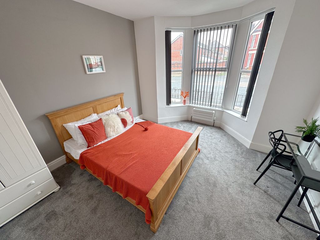 Property photo 3 of 13 1