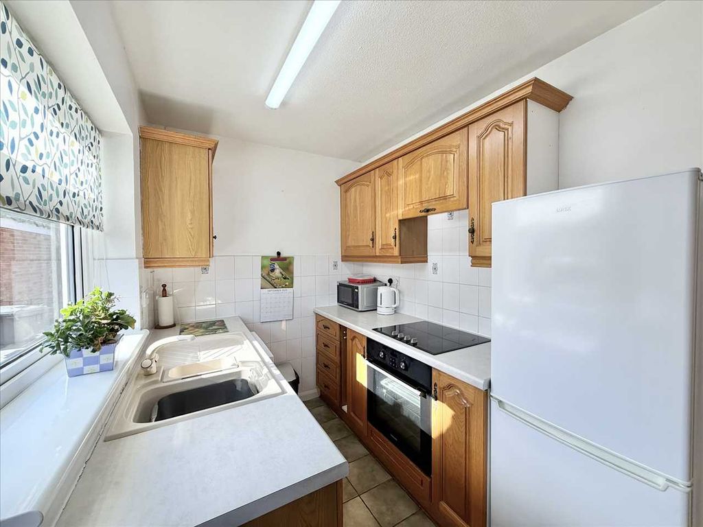 Property photo 3 of 28 Kitchen