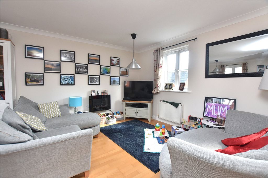 Property photo 2 of 12 Living Room