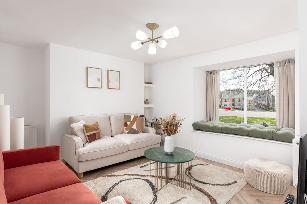 Property photo 3 of 19