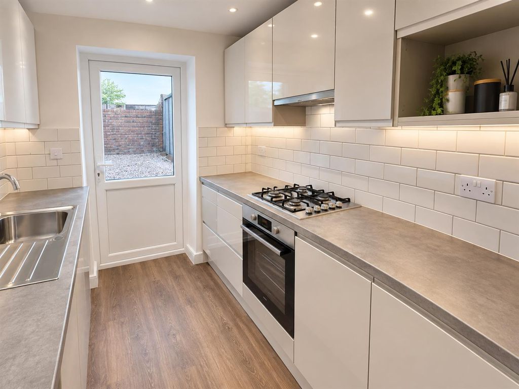 Property photo 2 of 8 Kitchen 2.Png