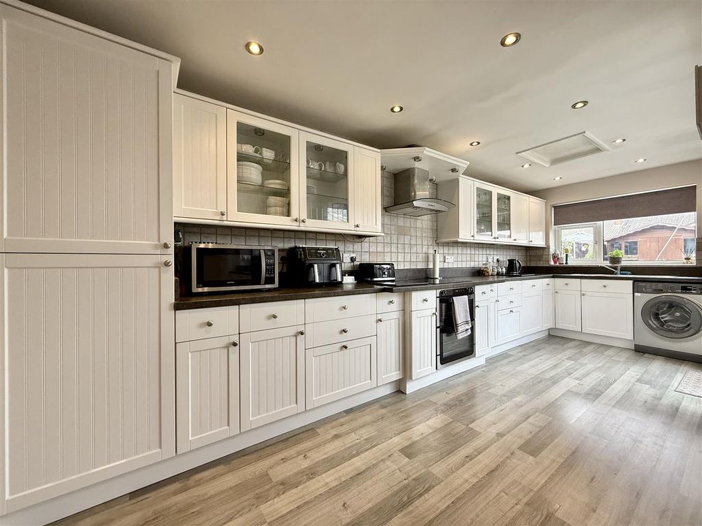 Property photo 3 of 33 3