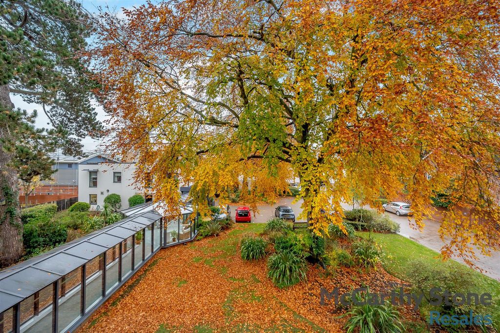 Property photo 2 of 33 8667978-Exterior01.Jpg