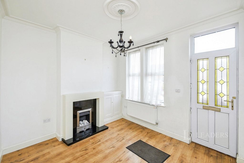 Property photo 2 of 8 Pbox-Img.Jpg