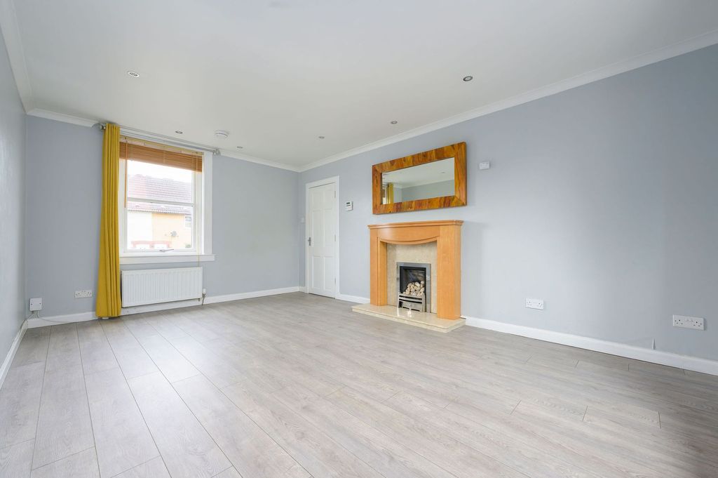 Property photo 3 of 26