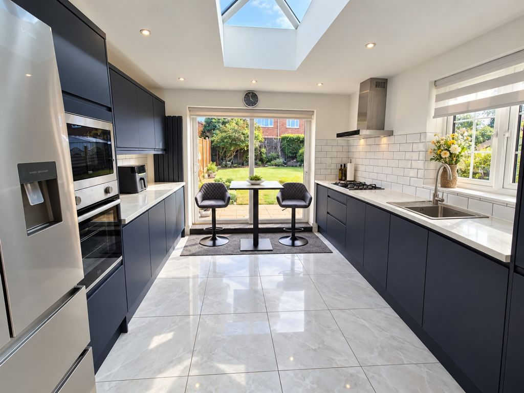 Property photo 3 of 13 5704374