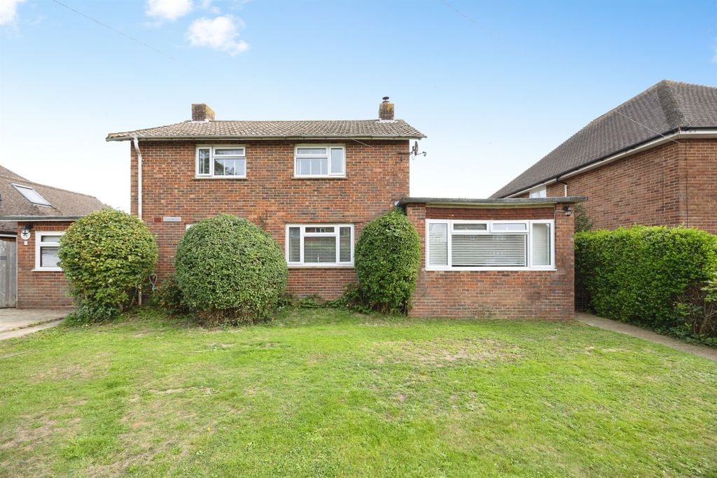Property photo 2 of 40