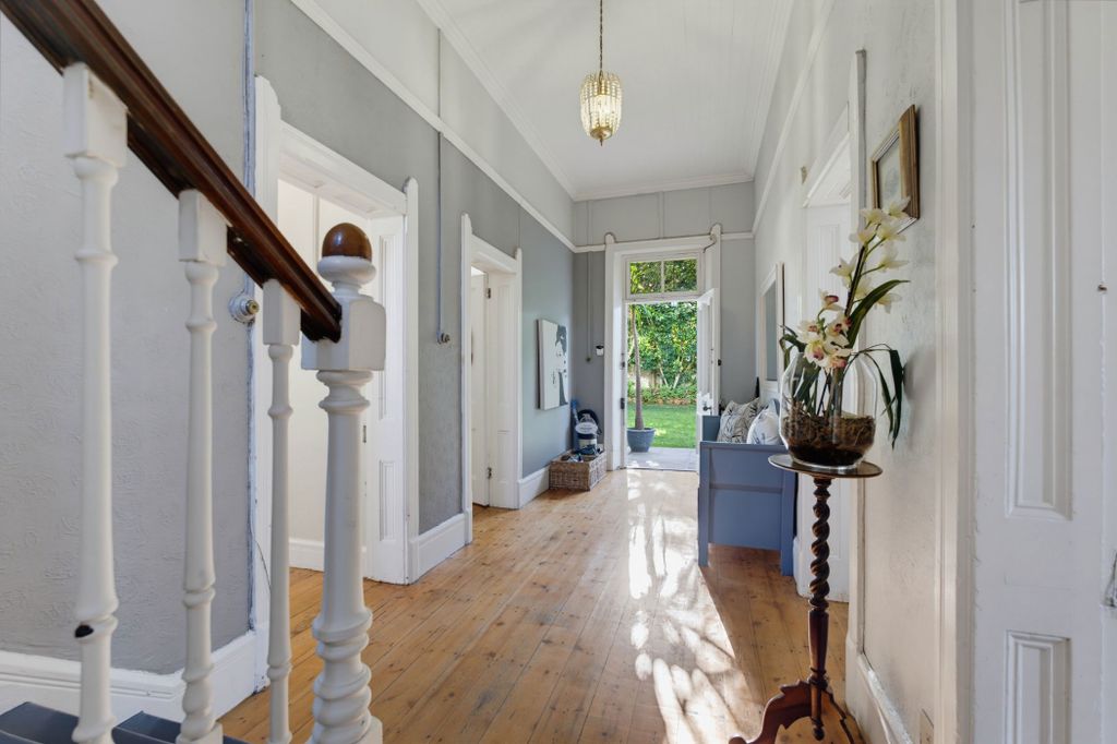 Property photo 2 of 39 Kw1742017