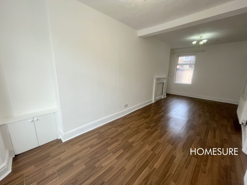 Property photo 2 of 10 Lounge / Dining Room