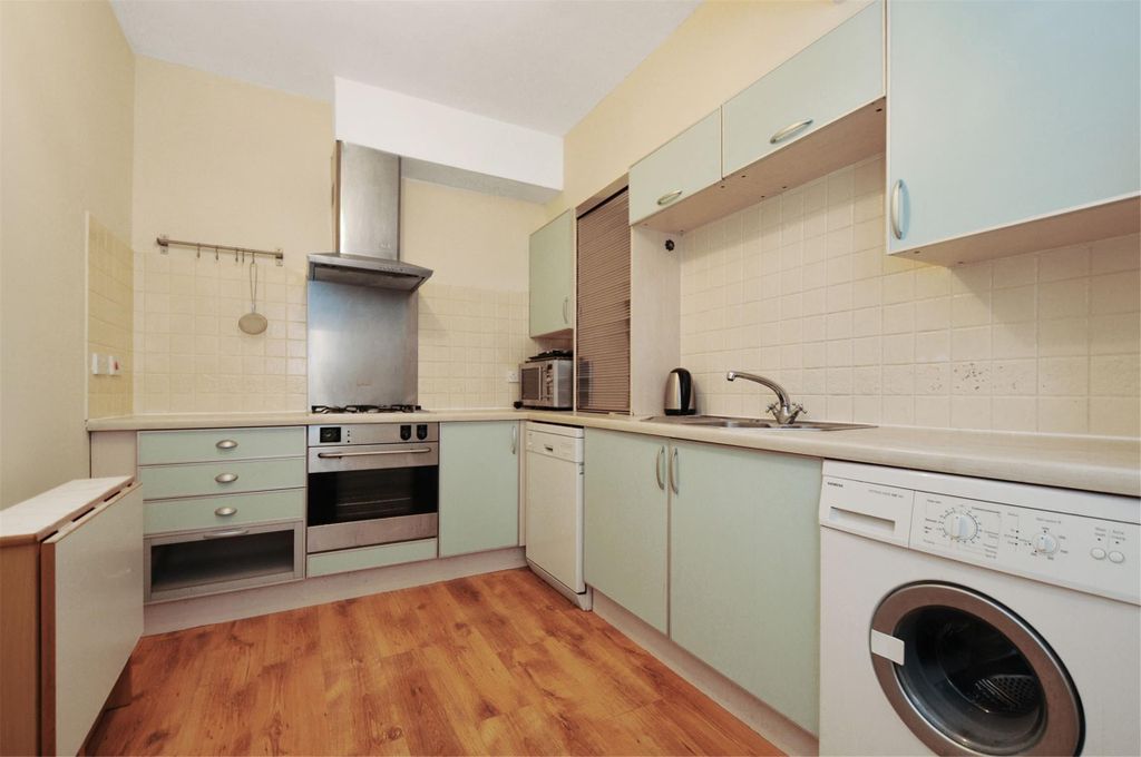 Property photo 2 of 7 Kitchen