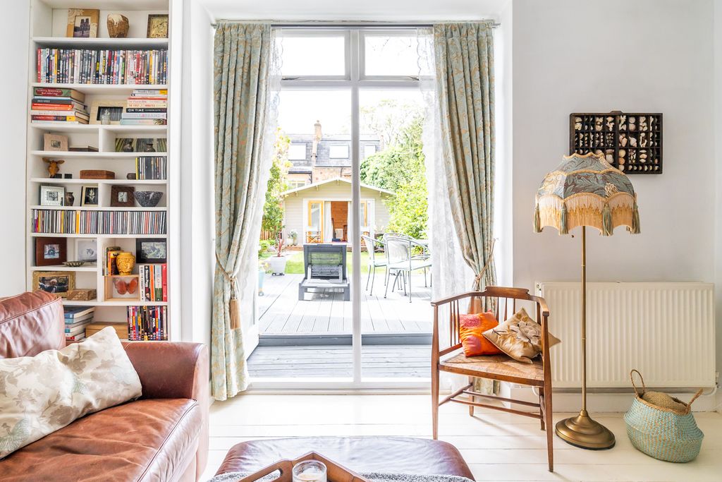 Property photo 3 of 17