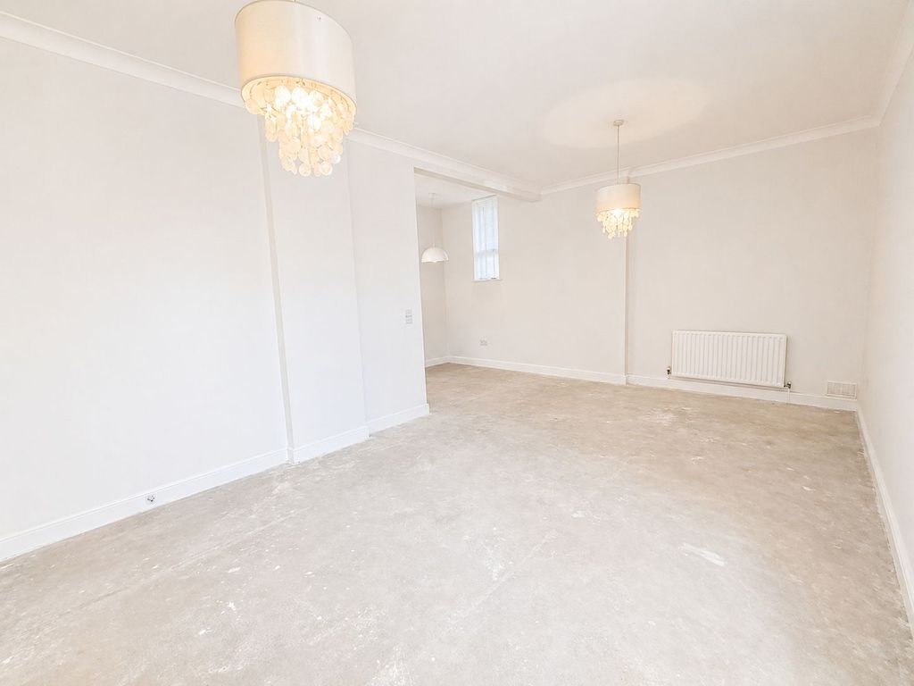 Property photo 2 of 8 Living Space