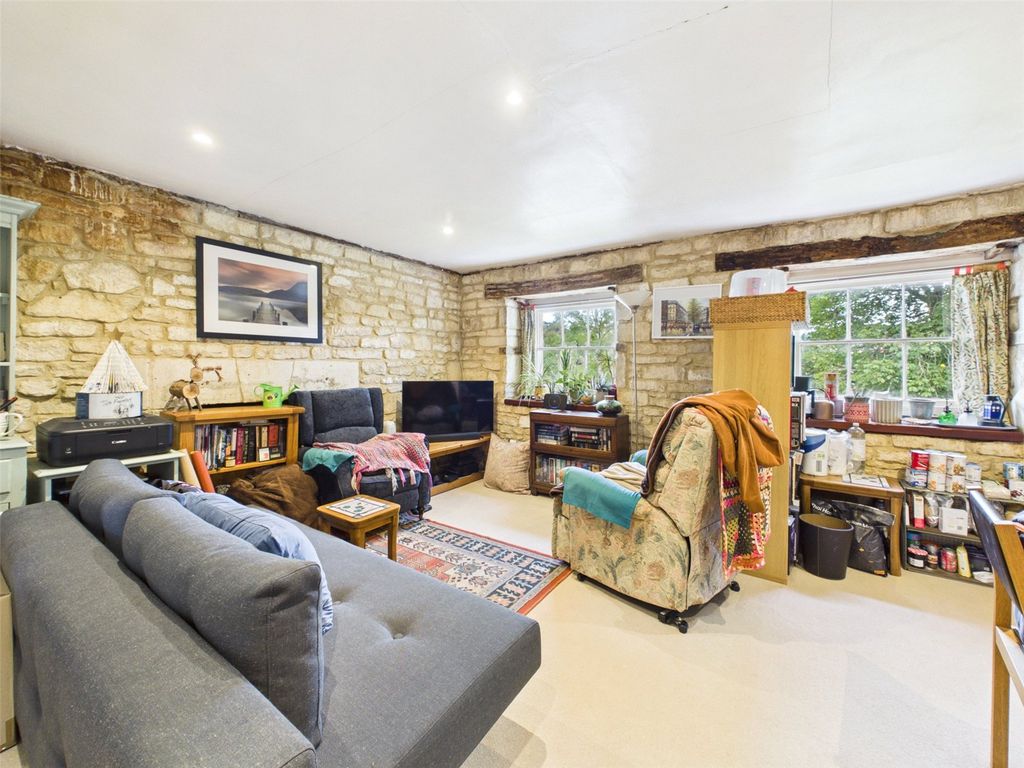 Property photo 2 of 12 Picture No. 05