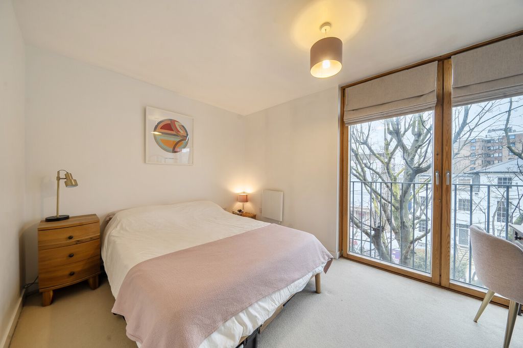 Property photo 3 of 17 Picture 3