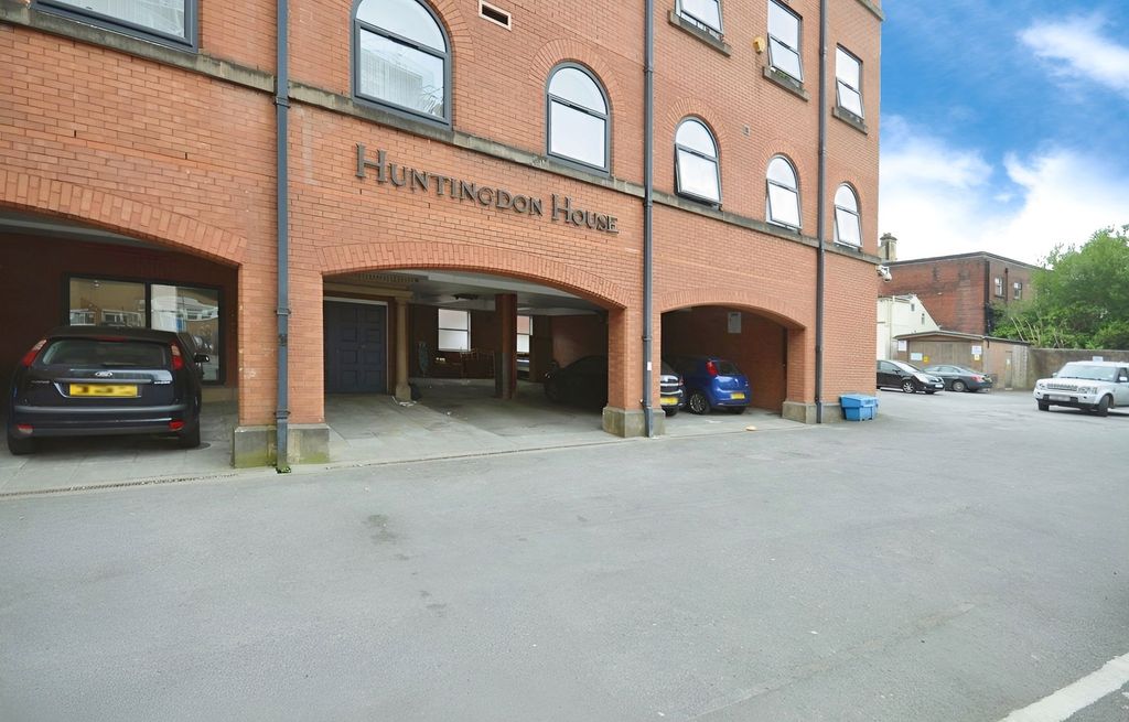 Property photo 2 of 12