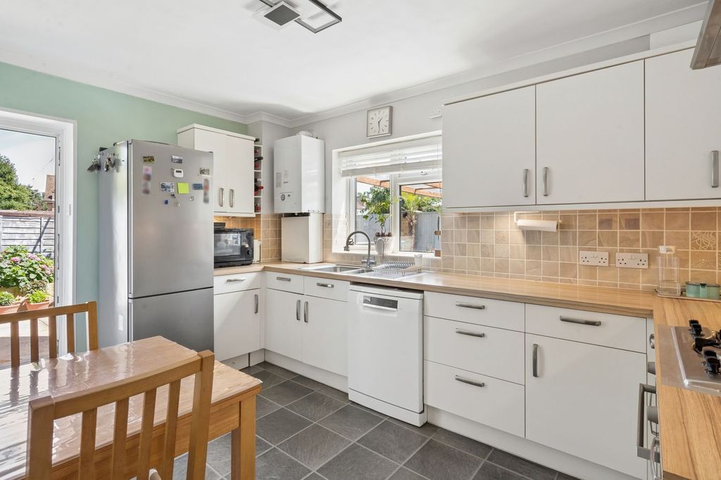 Property photo 3 of 17