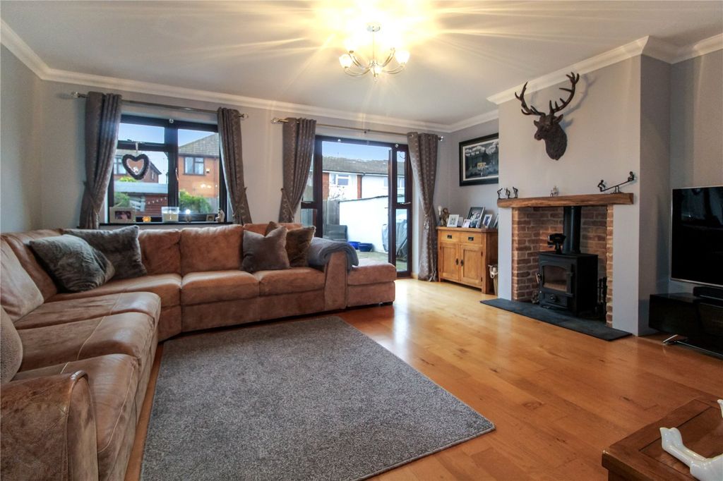 Property photo 2 of 24 Picture No. 11