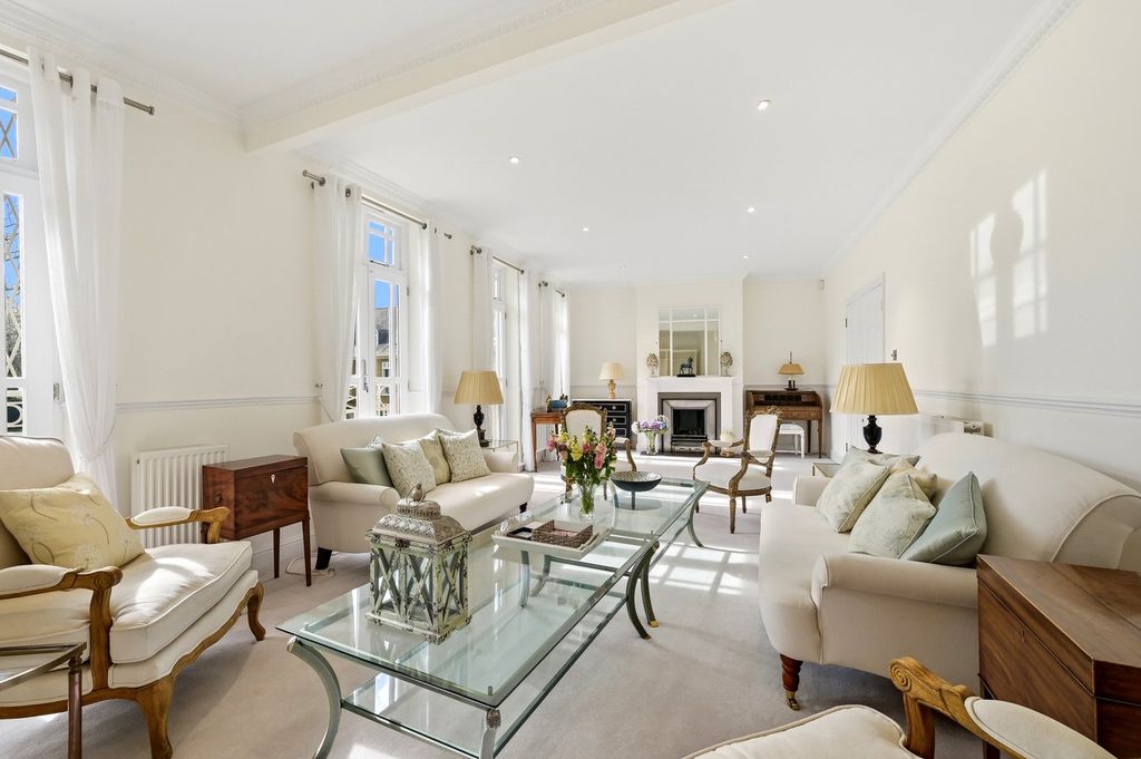 Property photo 2 of 25