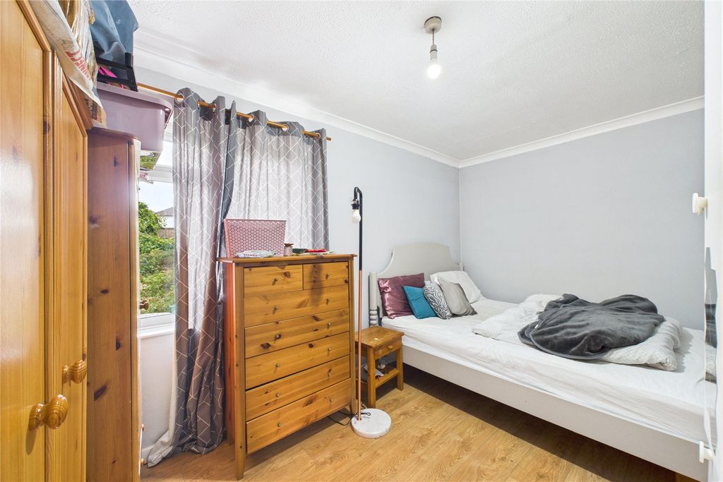 Property photo 3 of 6 Picture No. 04