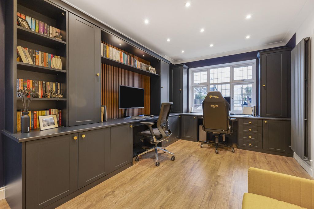 Property photo 2 of 25 Study