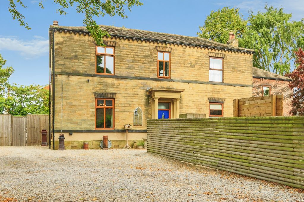 Property photo 2 of 26