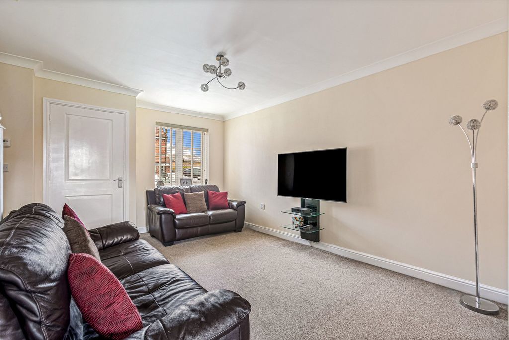 Property photo 3 of 19