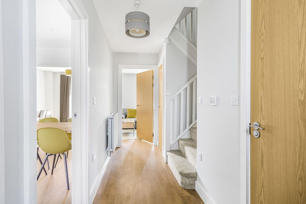 Property photo 3 of 25 3874244_Preview.Jpg